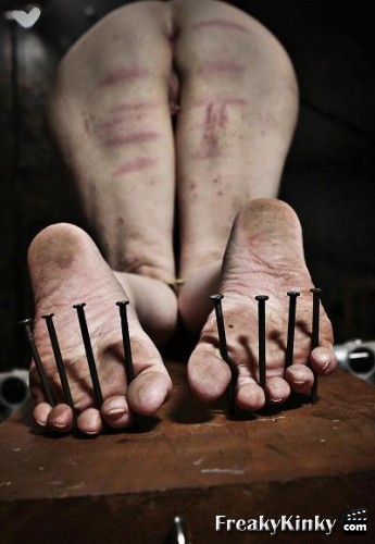  Runt Toe Nails Torture 